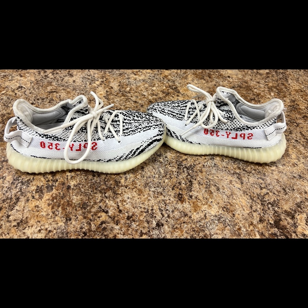 Yeezy Boost 350 V2 Zebra-Mens Size 5 Womens Size 6-1/2-100% AUTHENTIC GUARANTEE